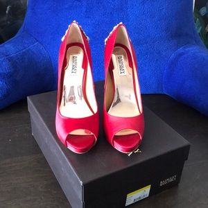 Badgely mischka kiara pump red 9.0